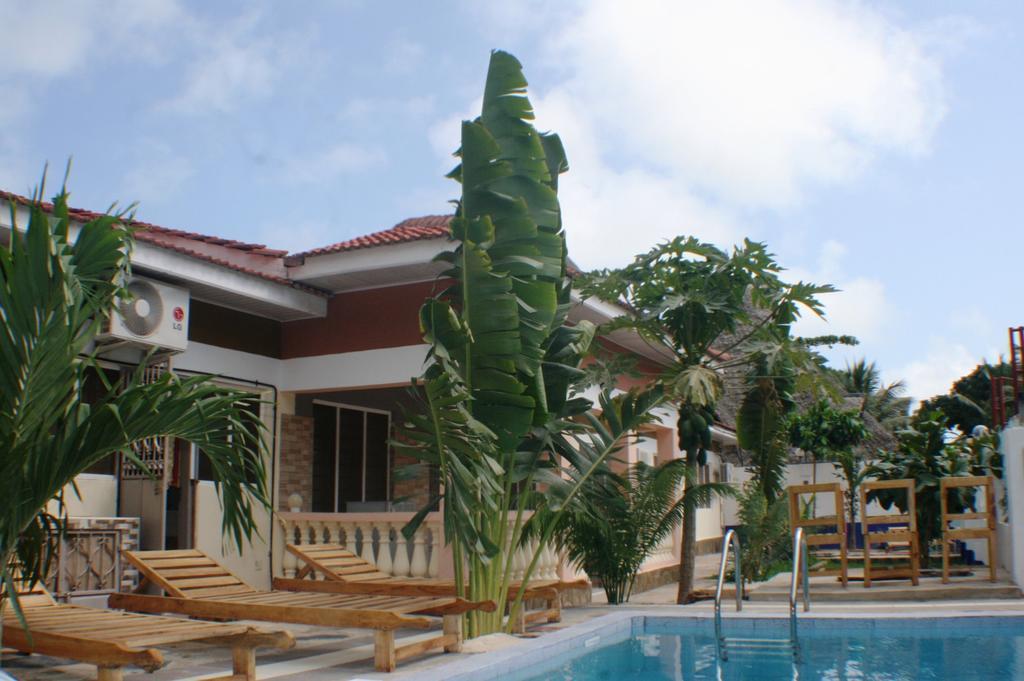 The Bright Star Resort Диани Бийч Екстериор снимка