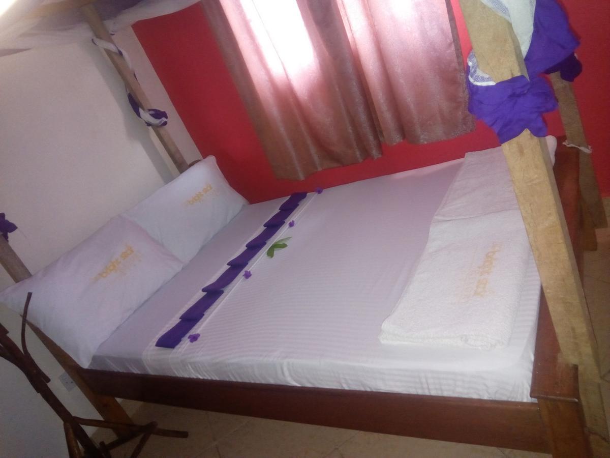 The Bright Star Resort Диани Бийч Екстериор снимка